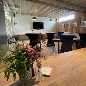 Gezellig feesten in Wijnbar De Proeverij