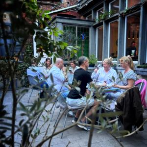 een gezellige tijd op het terras