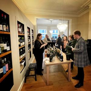 Wijn proeven in onze wijnwinkel in Geel